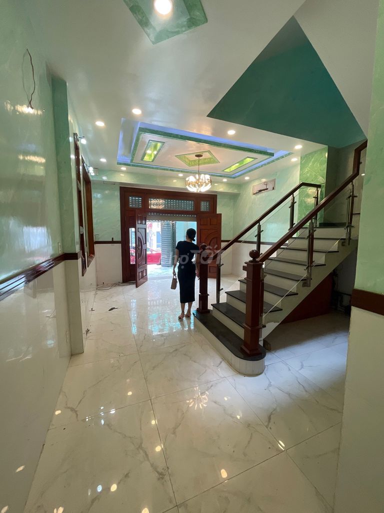 Studio Full interior, Bancol. Real commitment, real price.