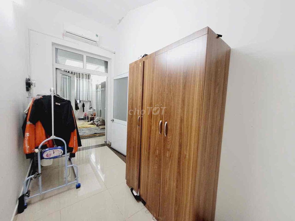 Rent the entire 3rd floor 2 bedrooms for 5 million
