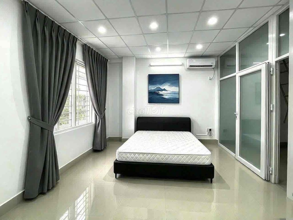One bedroom - two full bedrooms built 100 percent of the coordinates right at the metro blessings station