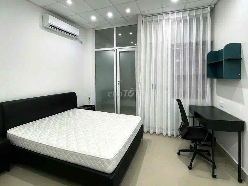 One bedroom - two full bedrooms built 100 percent of the coordinates right at the metro blessings station