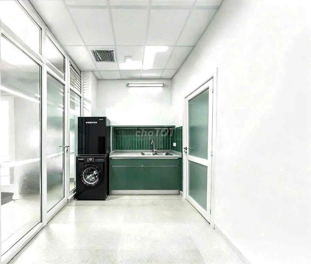 One bedroom - two full bedrooms built 100 percent of the coordinates right at the metro blessings station