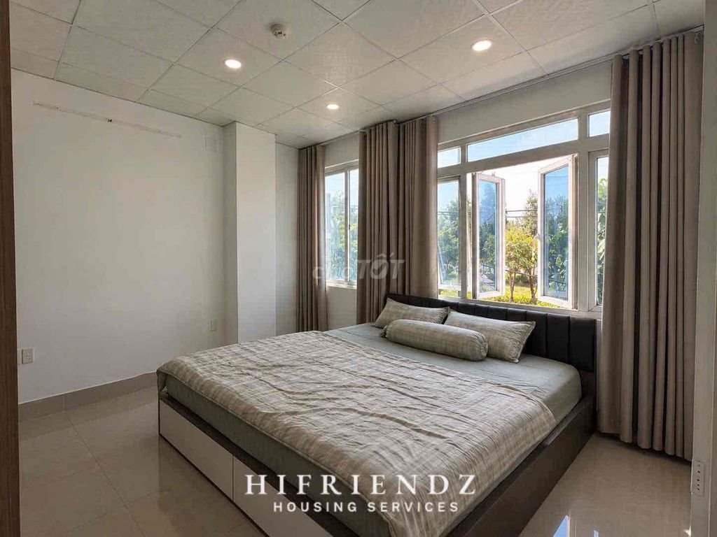 One bedroom - two full bedrooms built 100 percent of the coordinates right at the metro blessings station