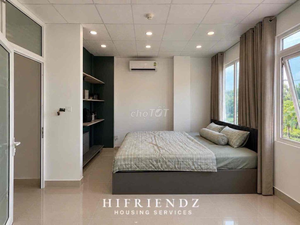 One bedroom - two full bedrooms built 100 percent of the coordinates right at the metro blessings station
