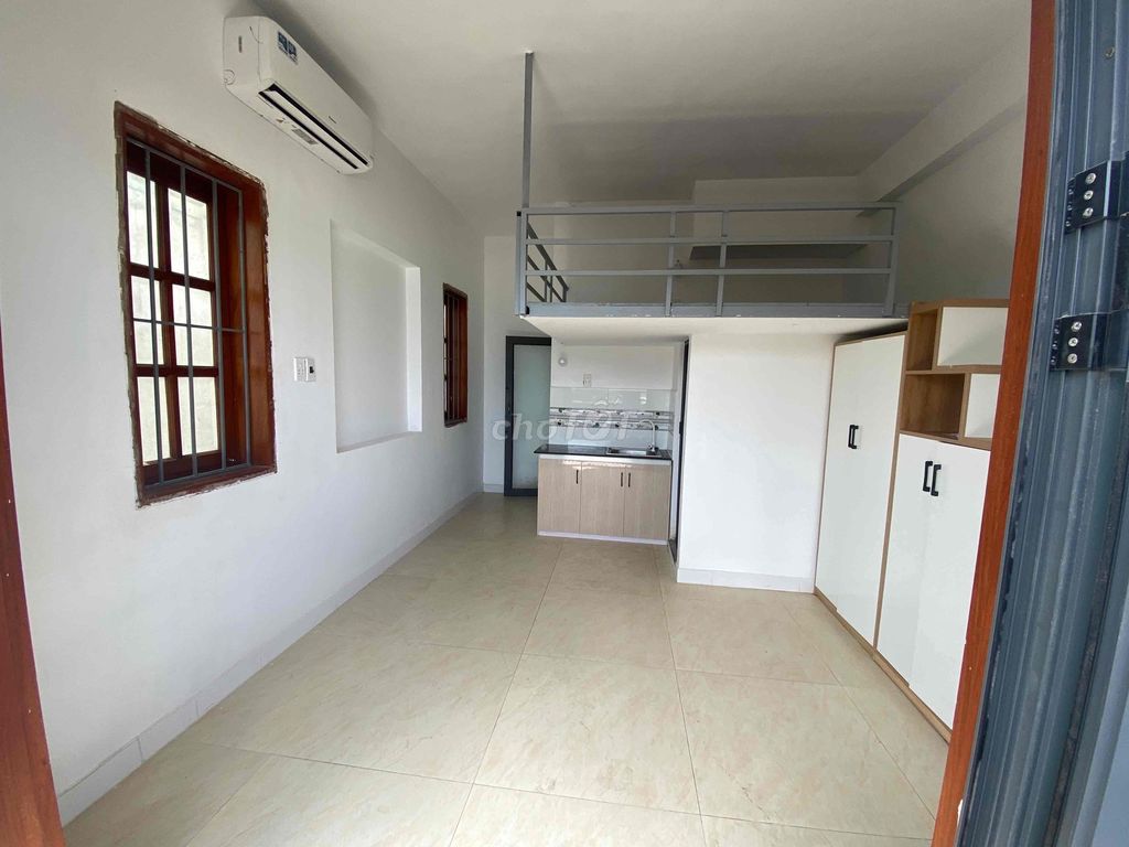 The new room is right next door to the city of Ho Chi Minh.
