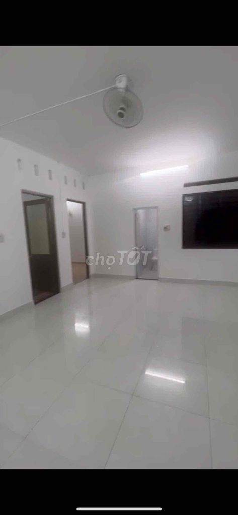 Get Lau a Tây Thạnh apartment area of 72 m. 8 million-and-a-half nice room. Two bathrooms.