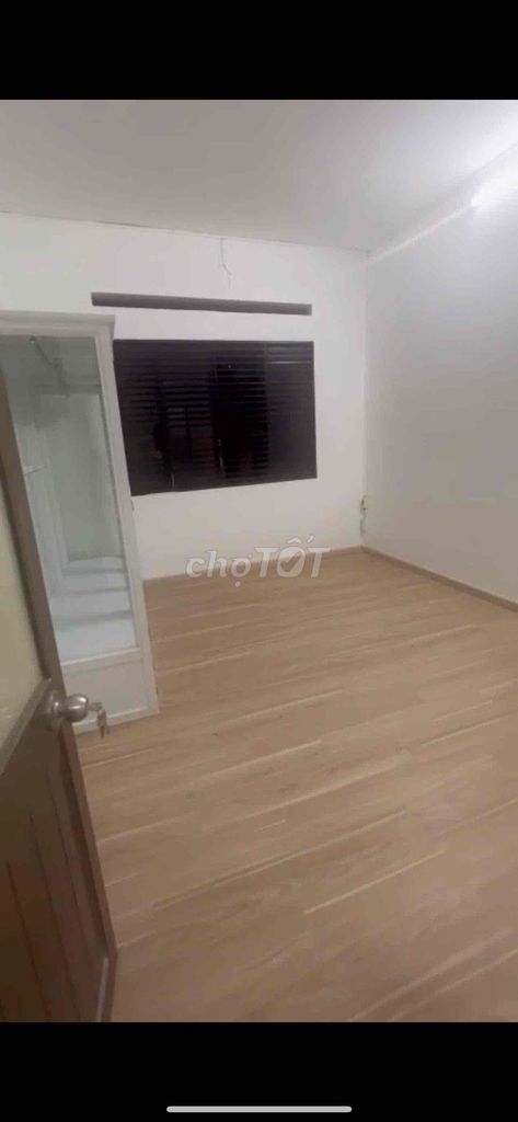 Get Lau a Tây Thạnh apartment area of 72 m. 8 million-and-a-half nice room. Two bathrooms.