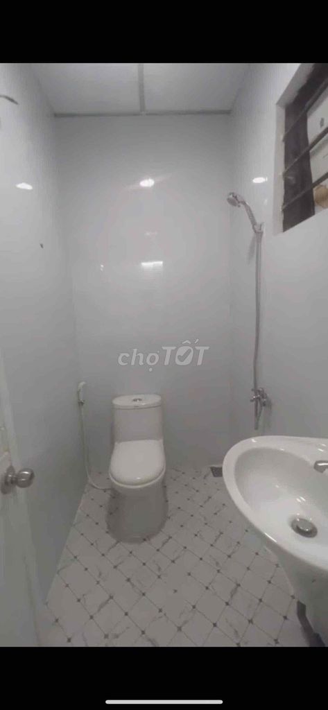 Get Lau a Tây Thạnh apartment area of 72 m. 8 million-and-a-half nice room. Two bathrooms.
