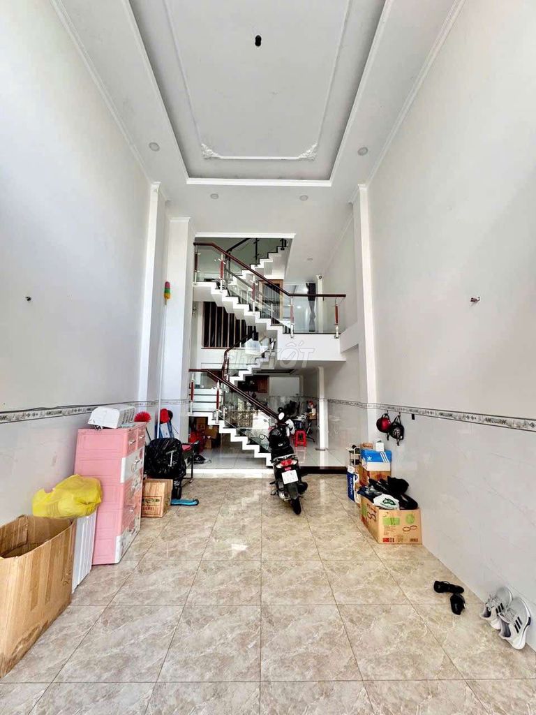 It was the owner who rented four... nice houses in the 18 B Street sync.