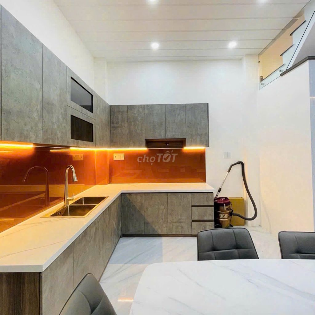 4 story root, 4 x 12 meters, full interior Nguyễn Tư Giản