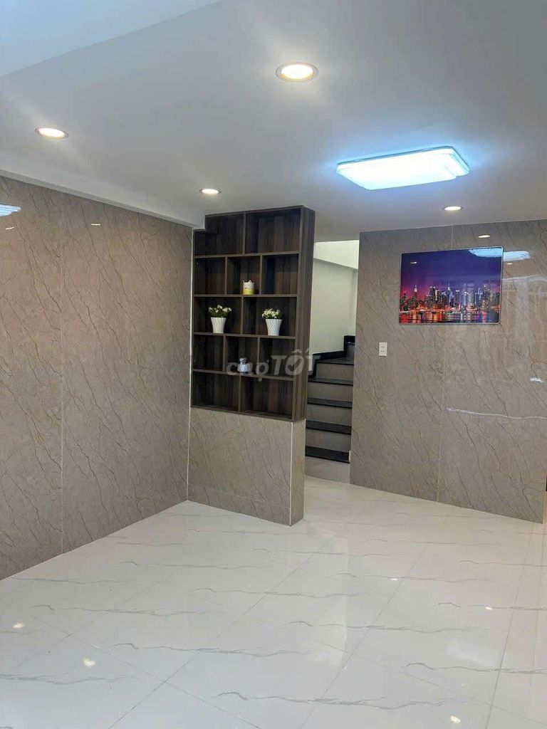 Rent a Quốc Lộ 50 area. 3 Room 2 toilets