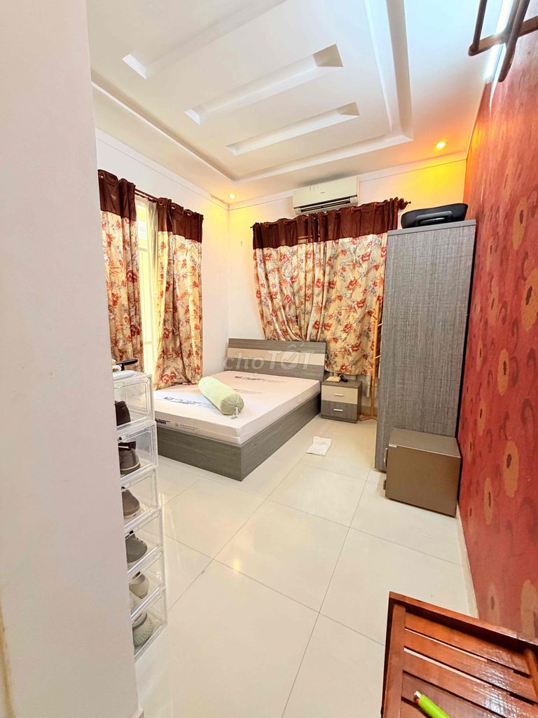 Rent Thạnh Lộc area 12 x 18 meters car yard 4 bedroom 5 toilets