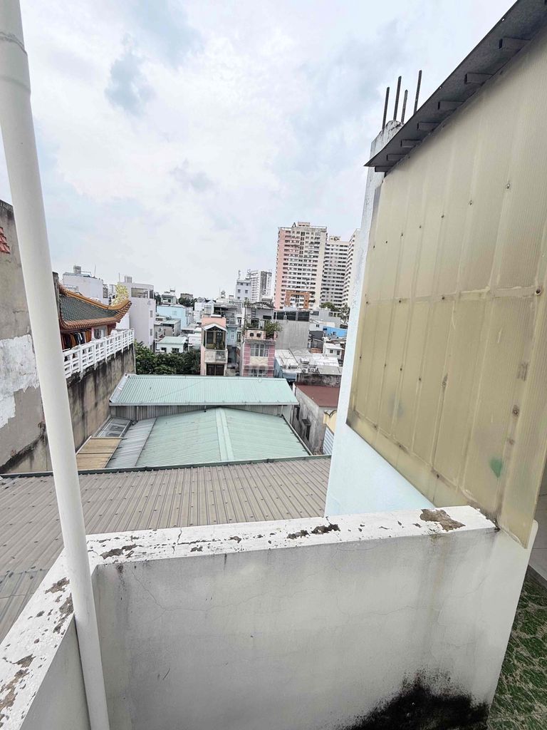 3rd District 2 balcony bedroom, 3 tollet, high roof watching fireworks