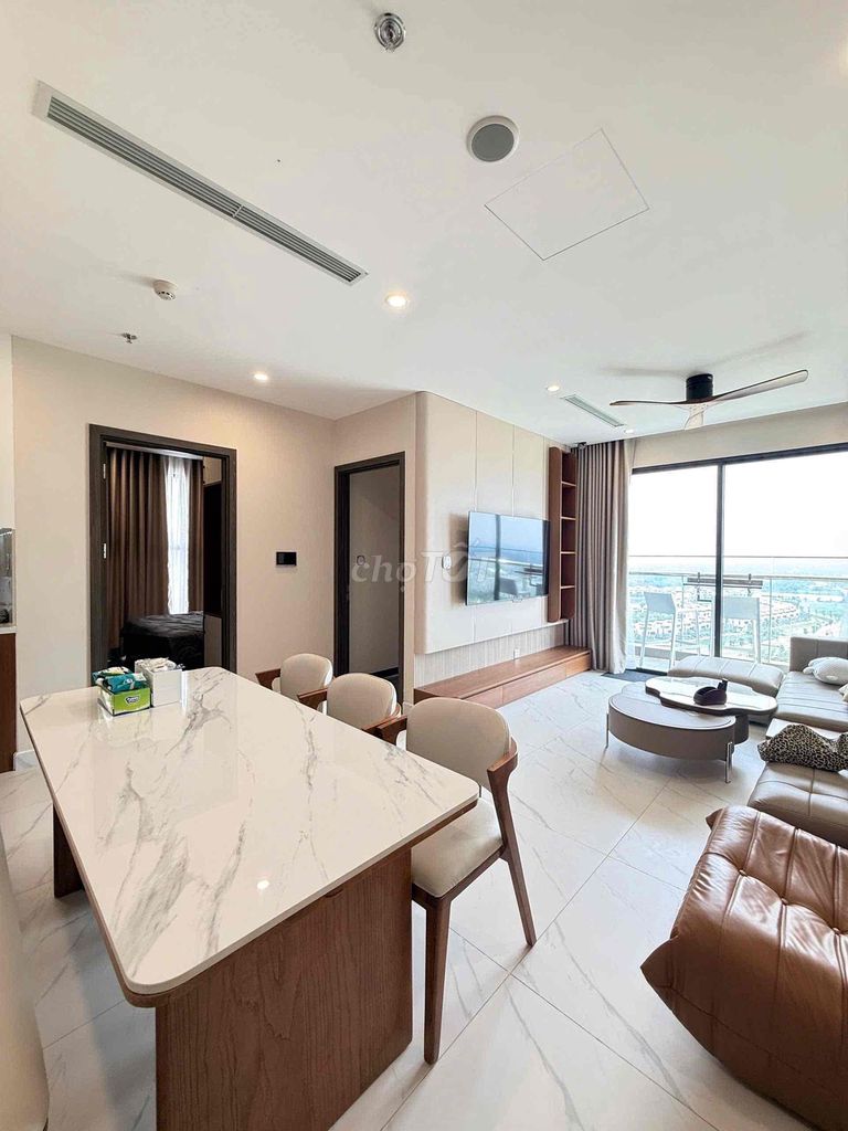 We'll rent out the Vinhomes Grand Park bedroom in nine.