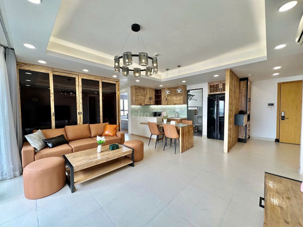 Rent three Masteri Thảo Điền bedrooms, full top furniture, corner.