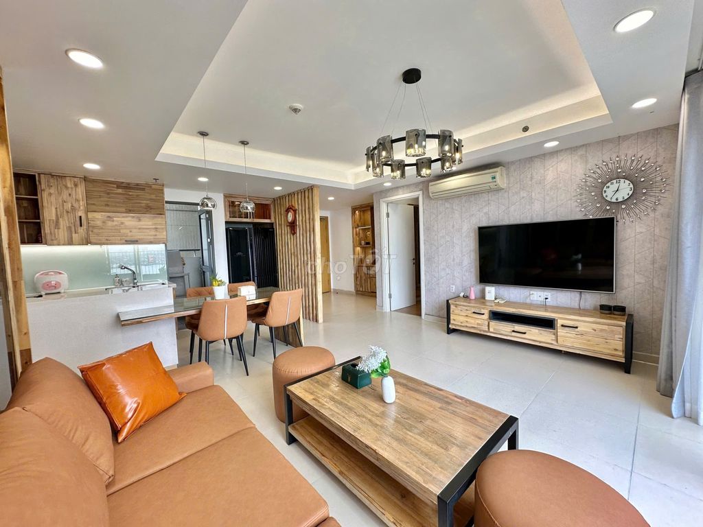 Rent three Masteri Thảo Điền bedrooms, full top furniture, corner.
