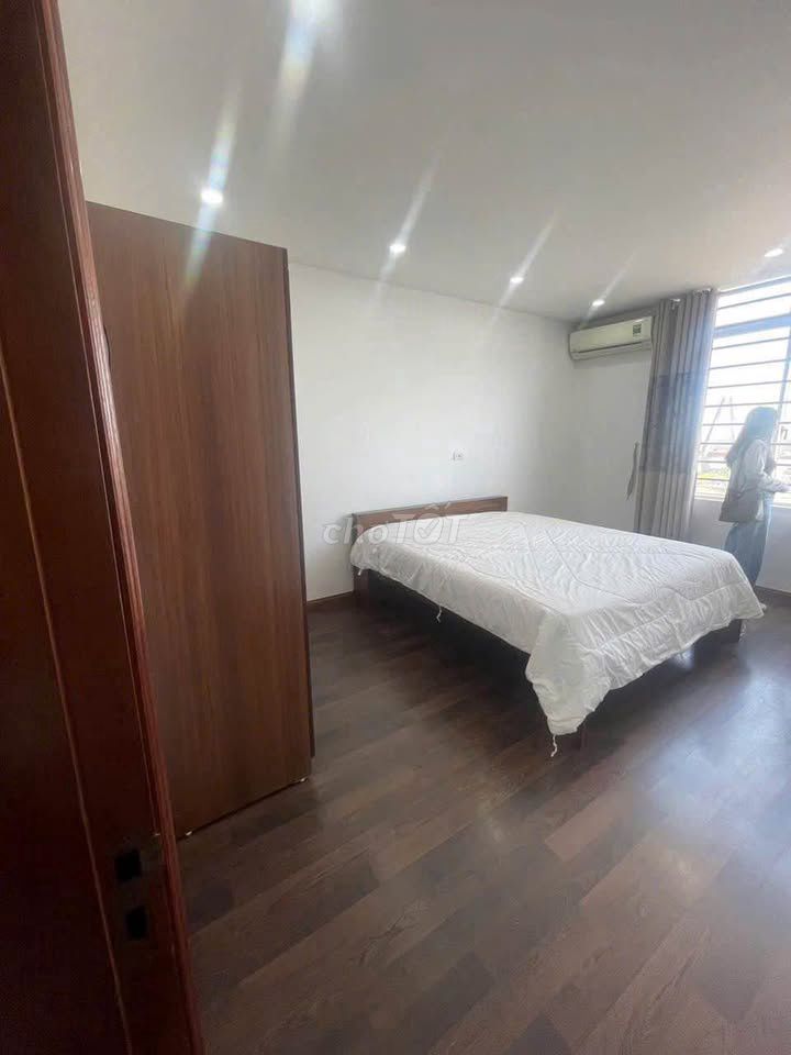 Rent C/C Central Plaza, Phạm Văn Hai - 3 corner of 3 bedrooms at 16 million and a half a month