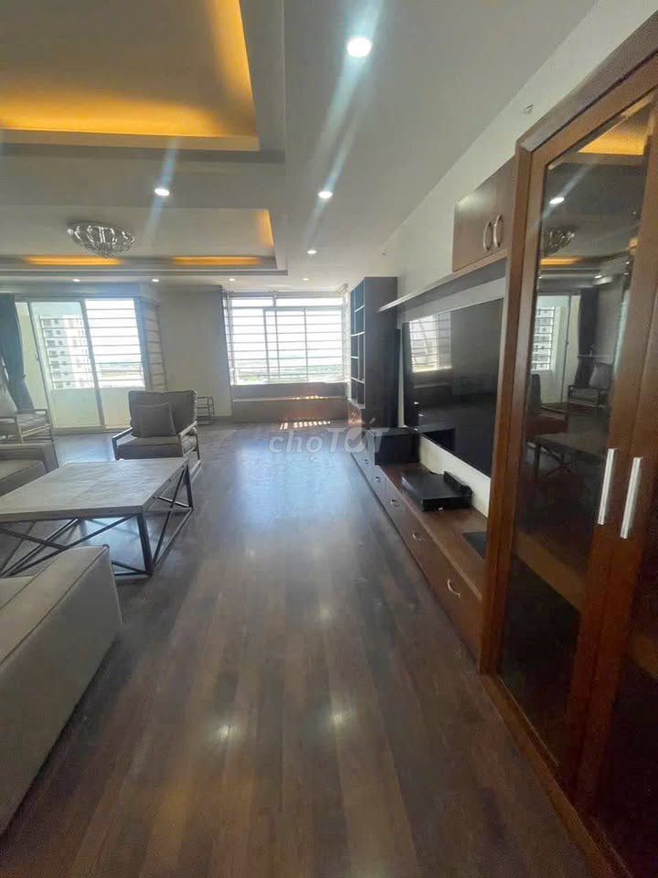 Rent C/C Central Plaza, Phạm Văn Hai - 3 corner of 3 bedrooms at 16 million and a half a month