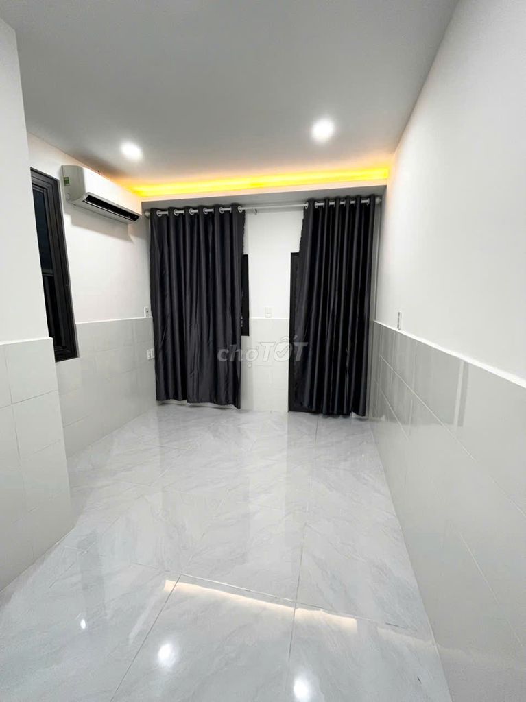 Rent the original house - the interior available - the square - the owner