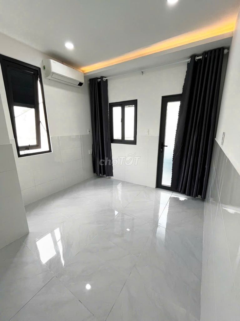 Rent the original house - the interior available - the square - the owner