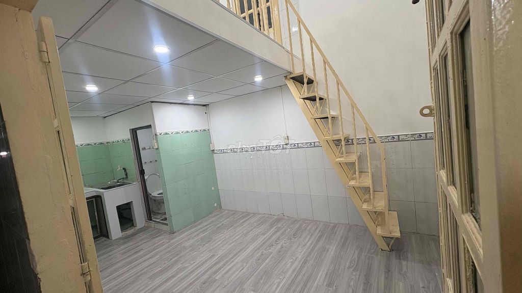 The nice house for rent, near the supermarket, bv, school,