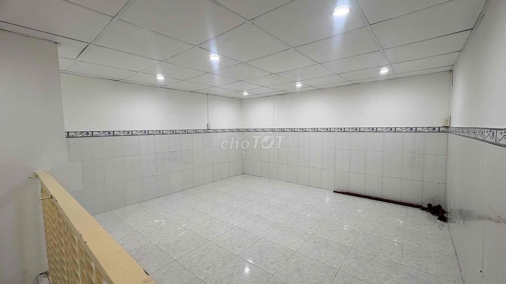 The nice house for rent, near the supermarket, bv, school,