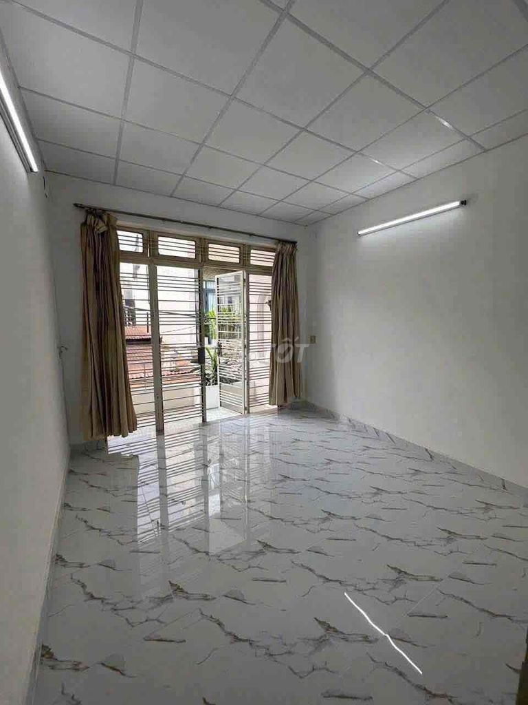 Let's rent the entire ground floor one floor.