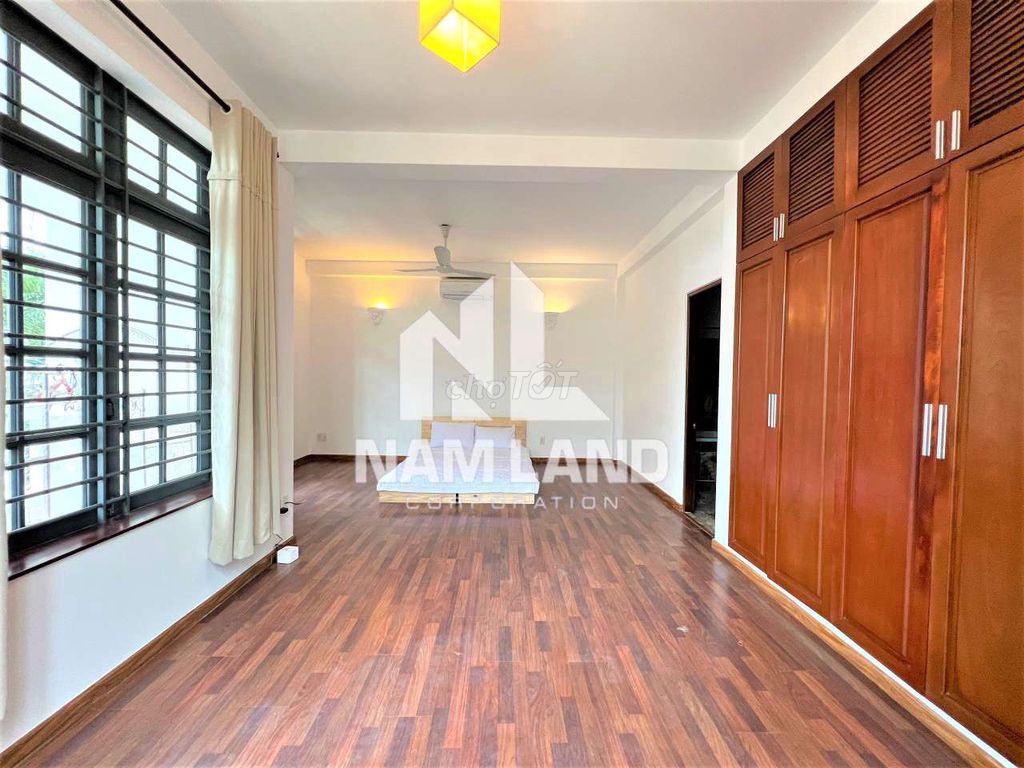 The villa mini yard 110 M2 entered at 32 million.