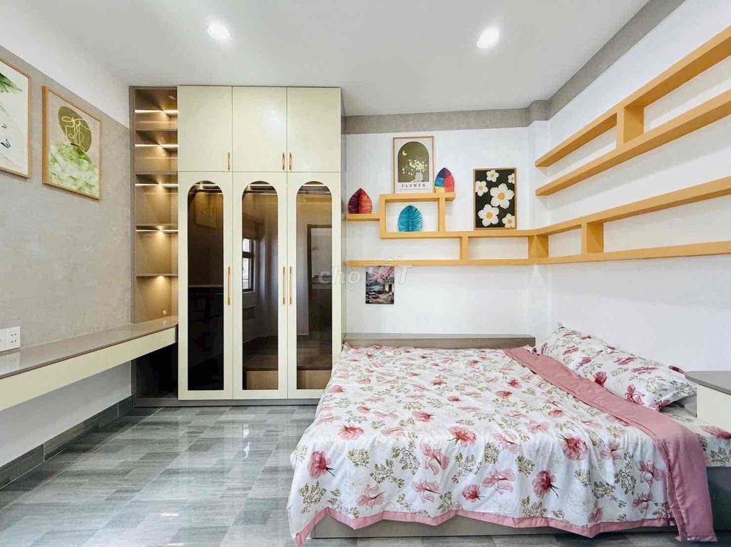 Beautiful new storehouse for basic rent