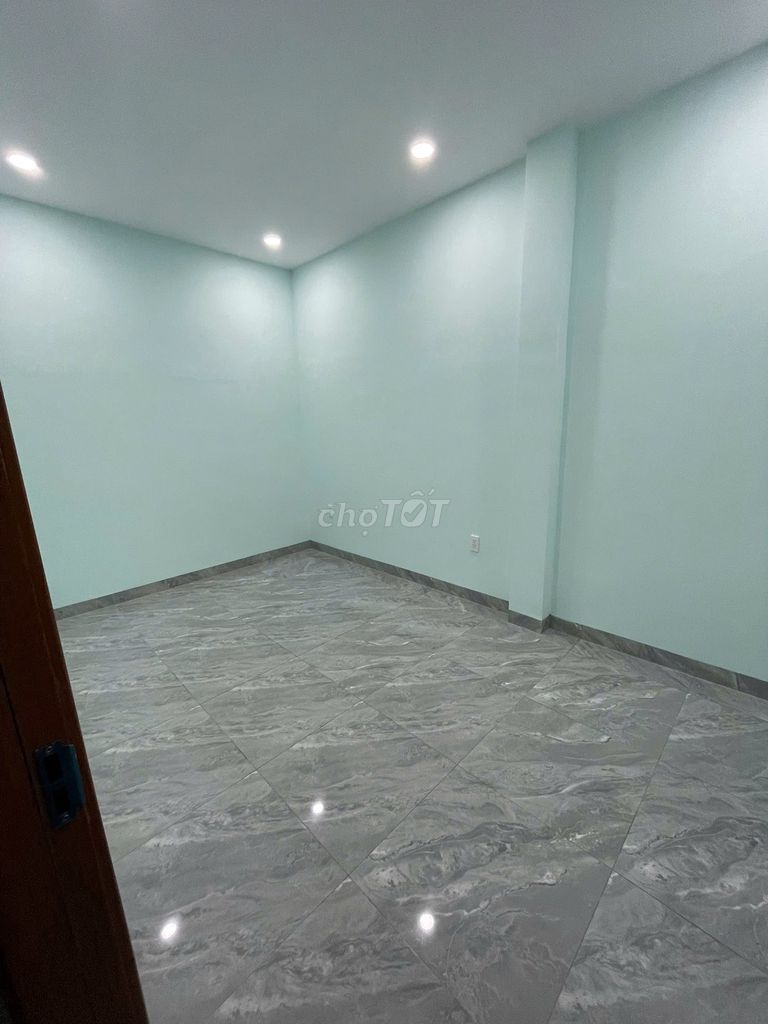 11 million 2 bedroom 2 toilets 4 x 20 meters For a 100 percent new building right here.