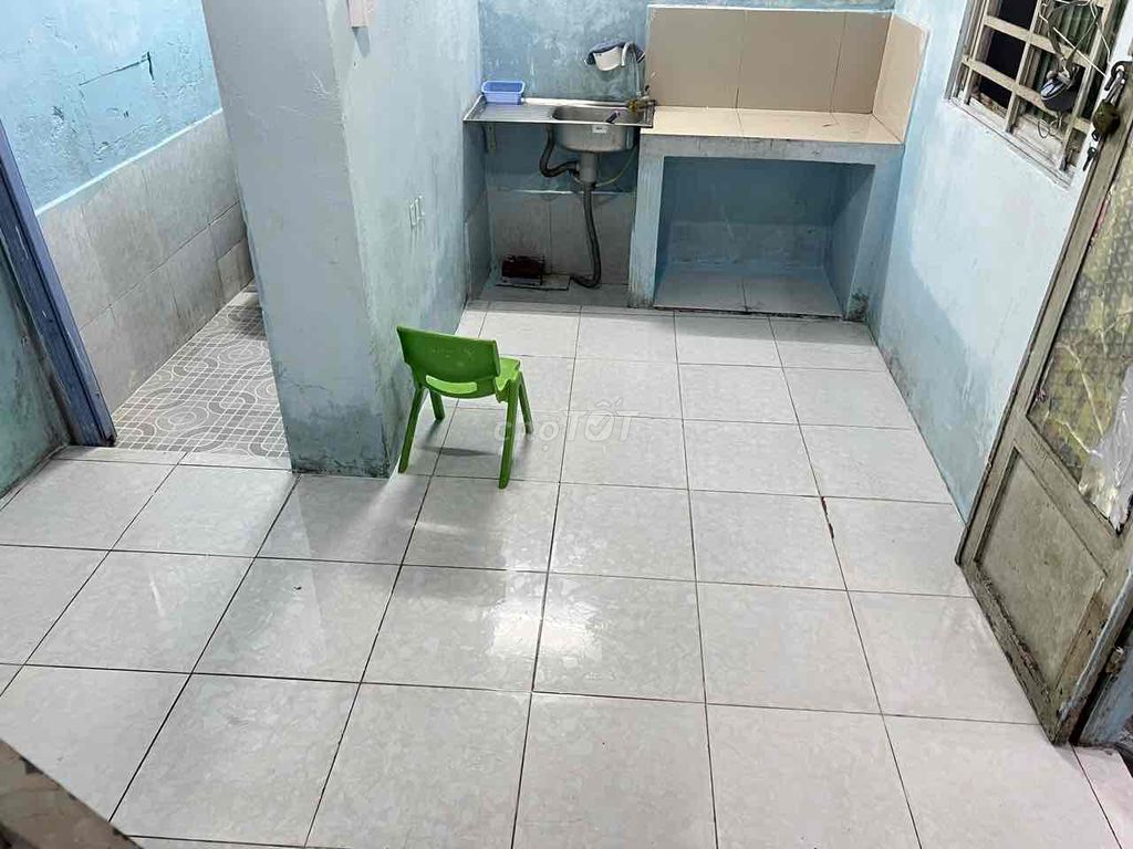 Cheap hotel room - high-security kv