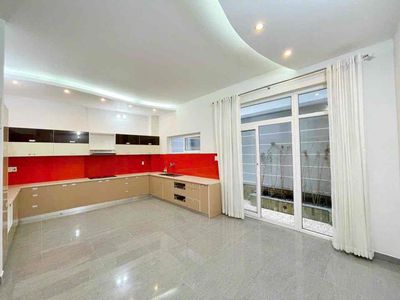 Nice house, wide house, 85 Tân Quy. 7th district.