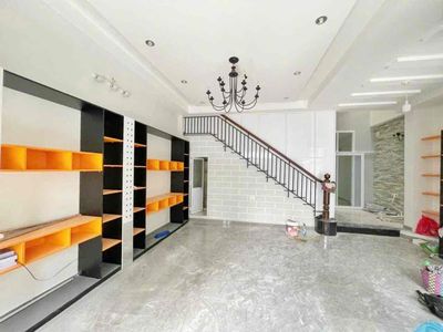 Nice house, wide house, 85 Tân Quy. 7th district.