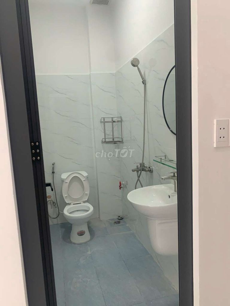 Rent the entire house. Two bedrooms. Three toilets.