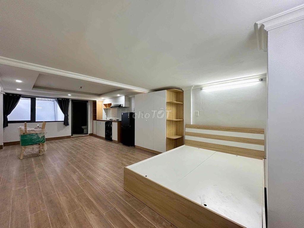 The apartment is 45 meters wide. The private wash-house right here is Quang Trung.