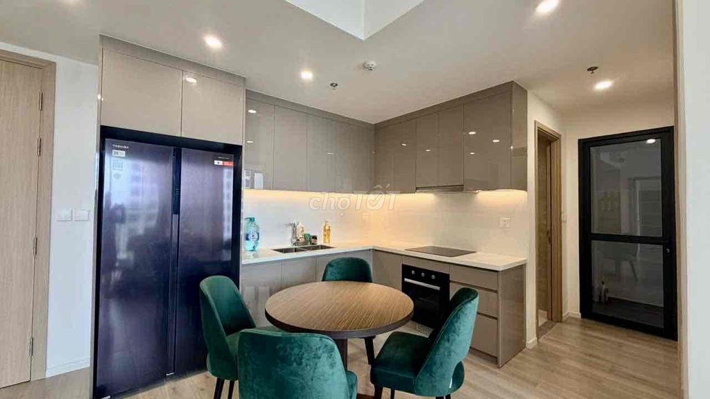 Deal 12 million: Two bedrooms. Two Masteri Centre Point toilets. Full interior.