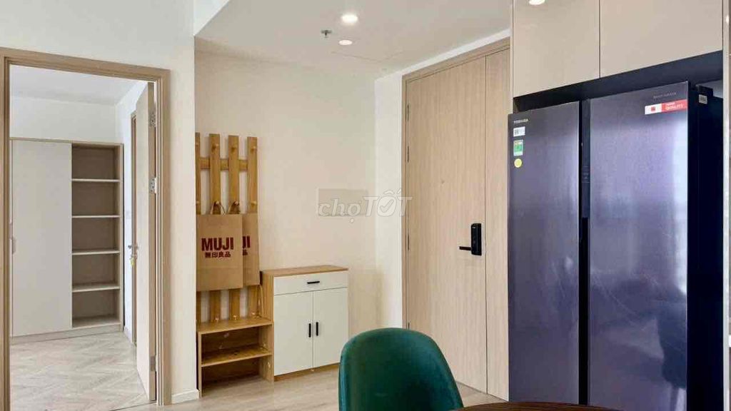 Deal 12 million: Two bedrooms. Two Masteri Centre Point toilets. Full interior.