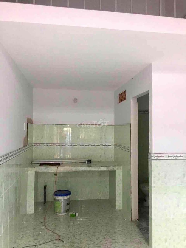 Rent a hotel on 6 Linh Tây.