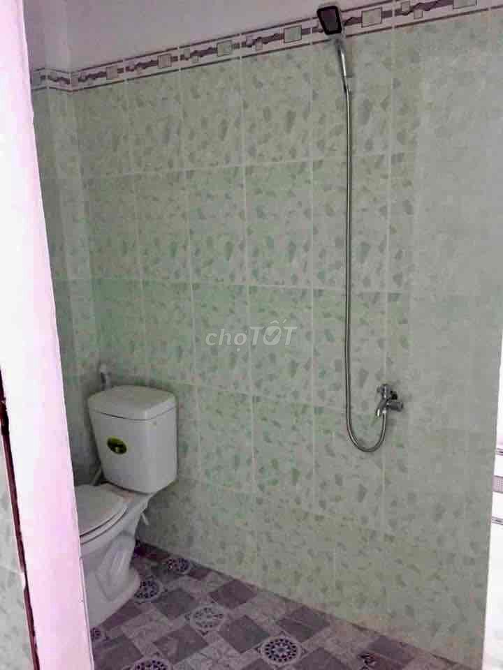 Rent a hotel on 6 Linh Tây.