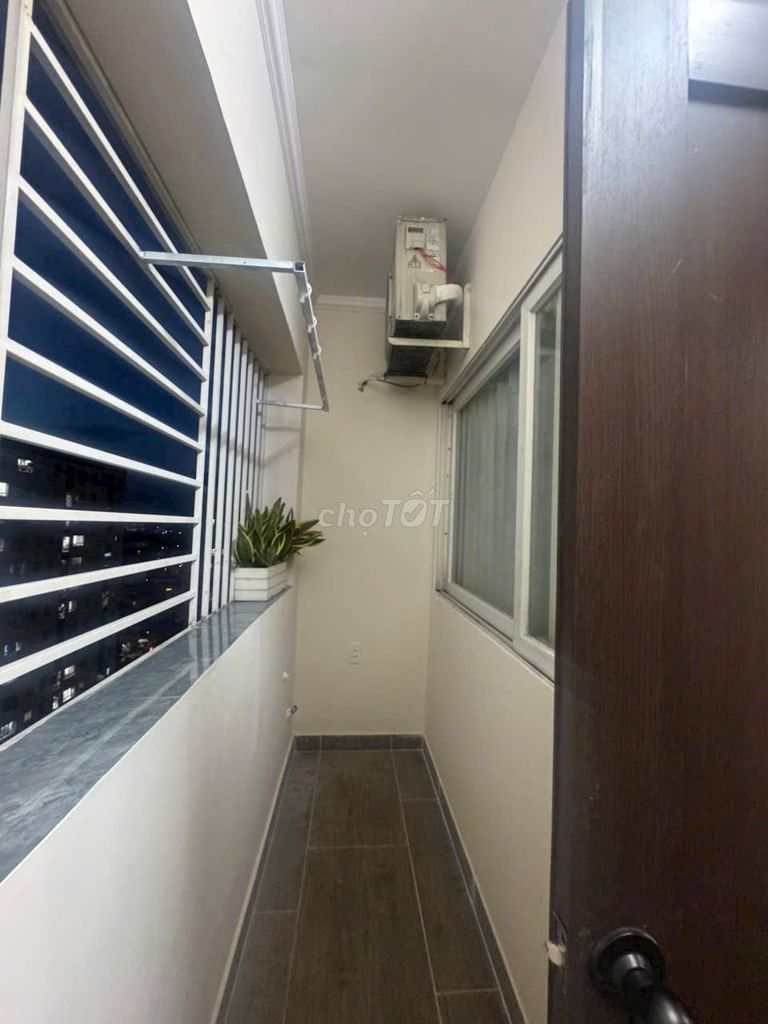 It's the owner of a 3.9 million apartment apartment building. Green Town Bình Tân, 26 meters.