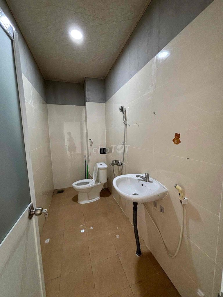 Rent, room wide, good price