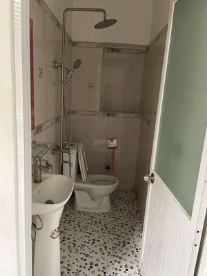 Get four bedrooms ready. Four air conditioning.