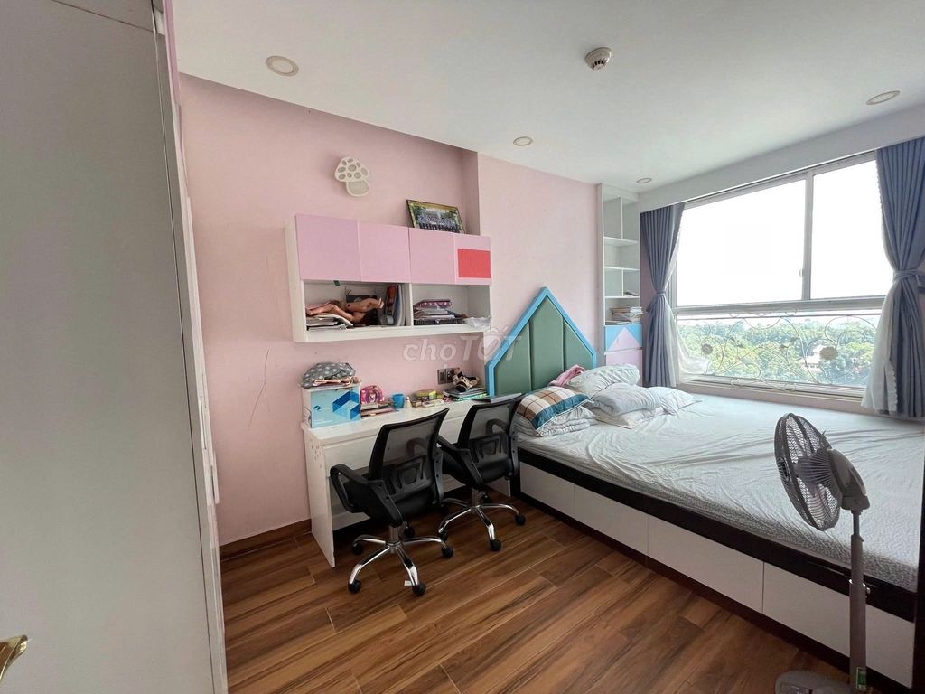 Sky Center-3 apartments cost 17.5 million a month of fine furniture, a house of 97 meters.