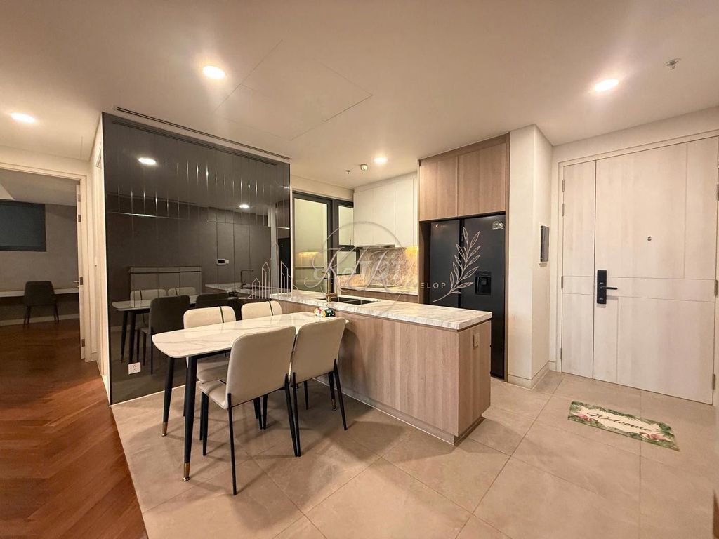 Rent two super-beautiful interior rooms in Empire City.