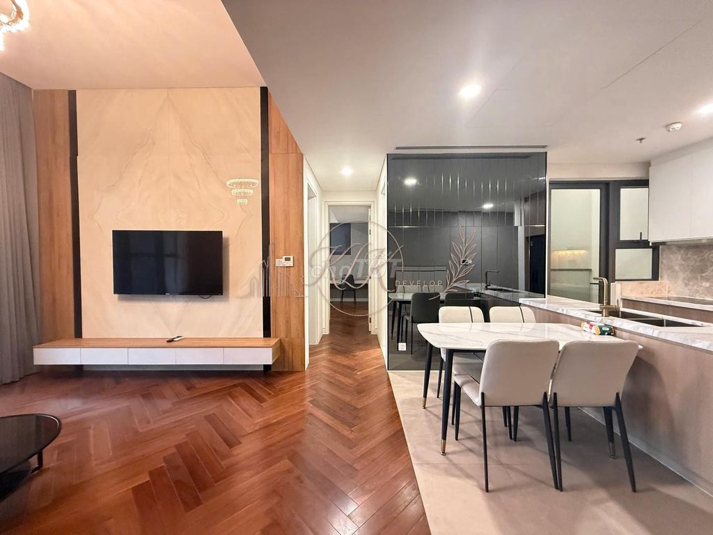 Rent two super-beautiful interior rooms in Empire City.