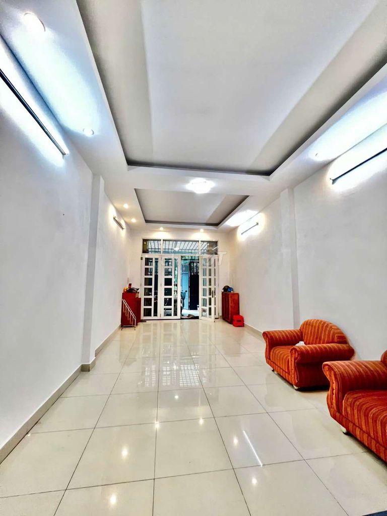 Rent a house with an interior area 4*20 meters