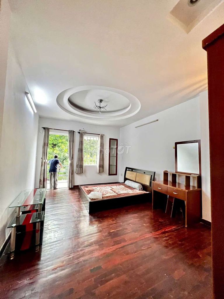 Rent a house with an interior area 4*20 meters