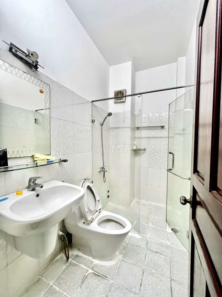 Rent a house with an interior area 4*20 meters