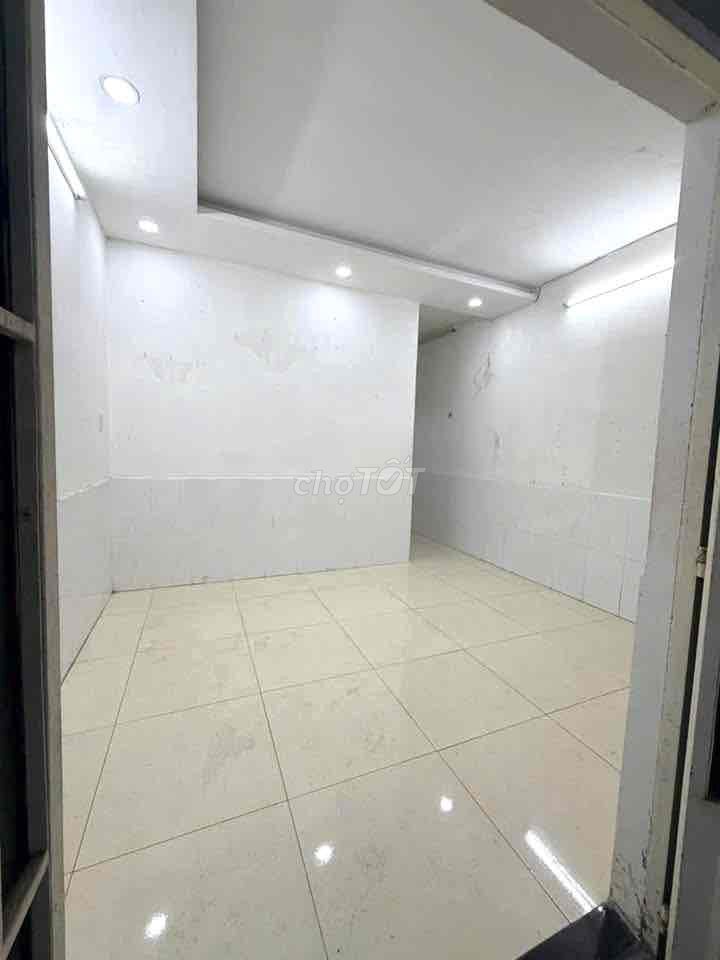 This is an airport building. Two bedrooms. Two Phạm Văn Đồng toilets.