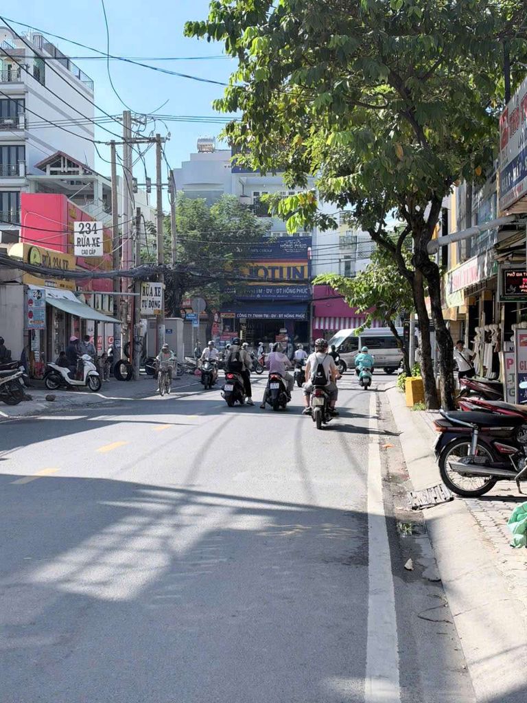 Rent a cash store on Lâm Văn Bền.