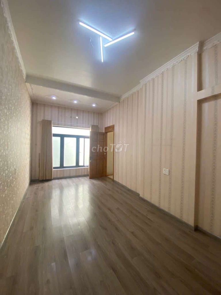 Lê Đức Thọ-770 13 Gò Vấp. 30 x 15. Four bedrooms. Two warehouses.